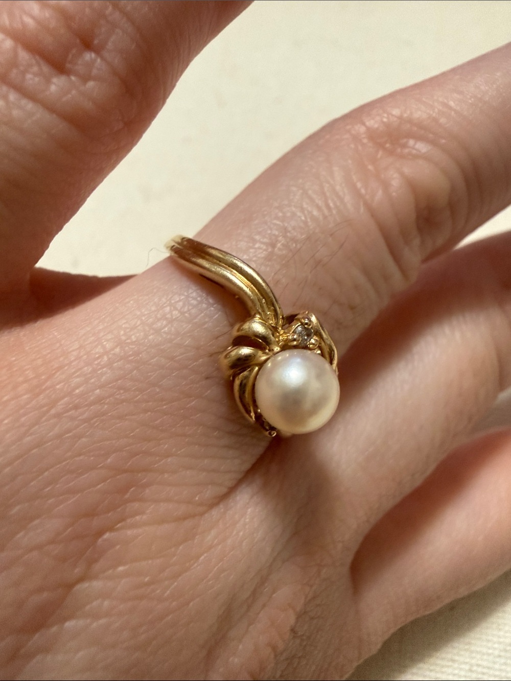 Stunning 14K Gold Swirl Ring W/Pearl & Diamond size 6 - Picture 8 of 17